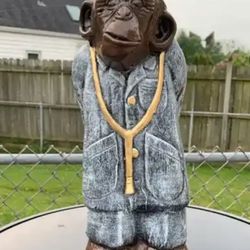 The monkey doctor statue