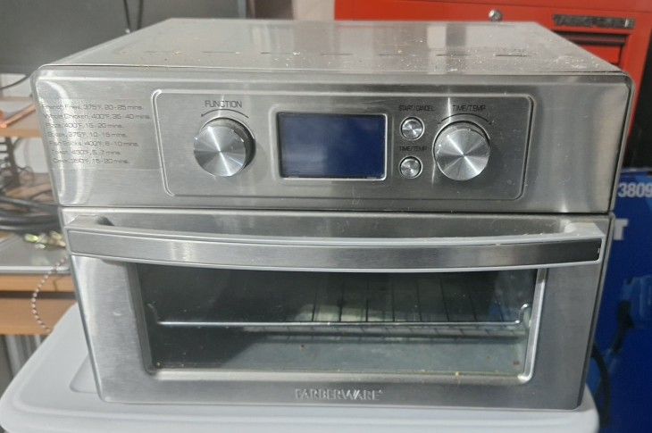 FARBERWARE TOASTER OVEN 