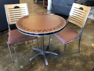 Table With Chairs 