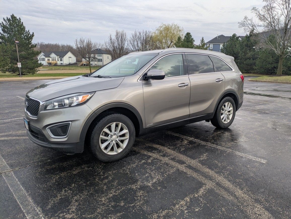 2016 Kia Sorento · LX AWD 99k Miles