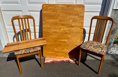 Solid Maple Expandable Table and Chair Set