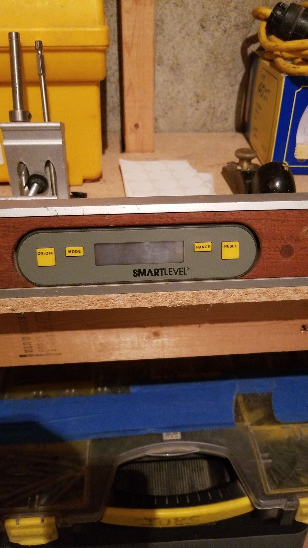 Wedge digital smart level