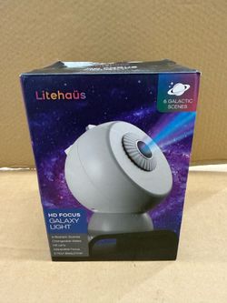 LITEhaus — USB Powered HD Lens Planetarium Integrated LED Night Light Bulb Projector & 6-Changeable Slides