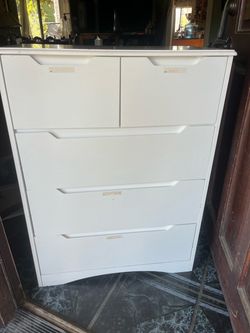 Drawers dresser