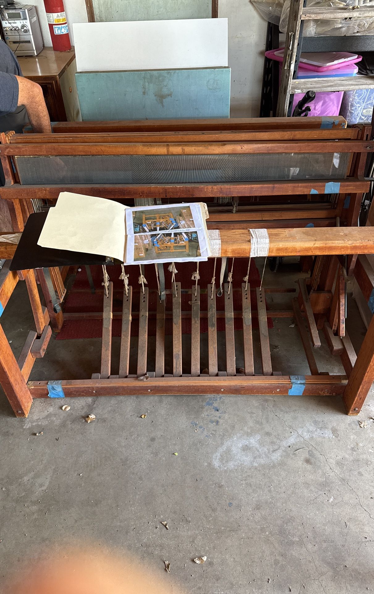 Full-size loom Gilmore loom from Stockton, California