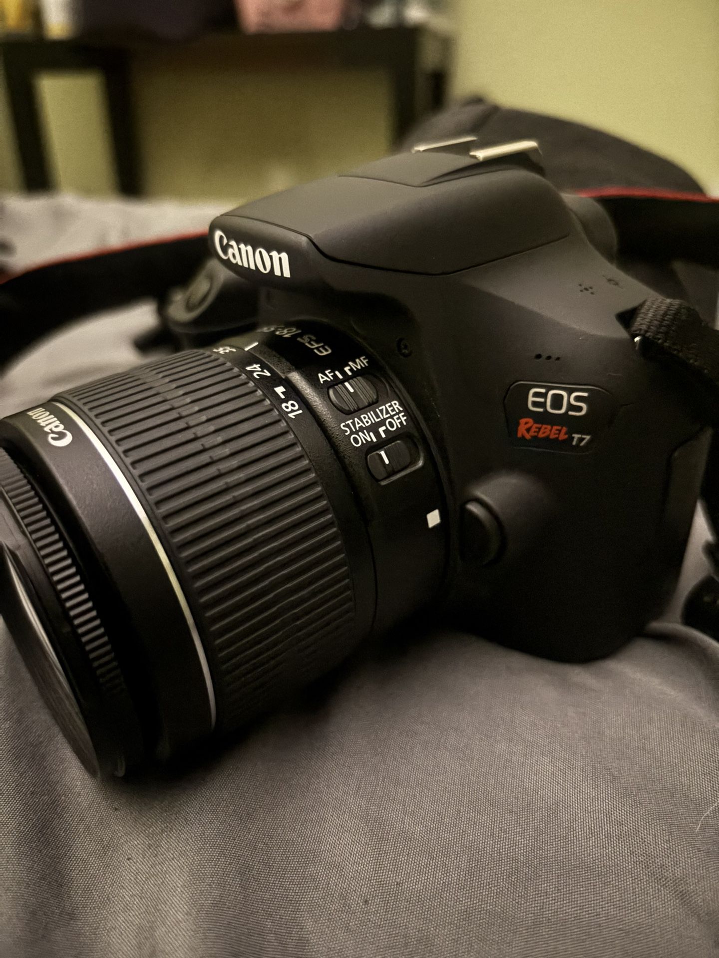 Canon T7