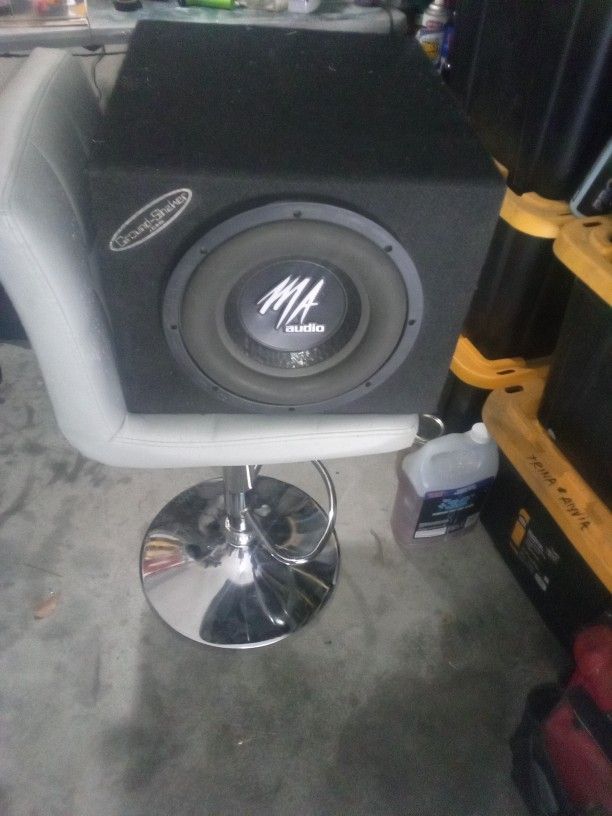 MA Audio 10 Inch Subwoofer In a Earth Shaker Speaker Box