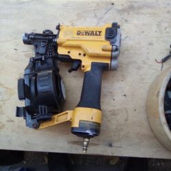 Dewalt Roofing Nail Gun 