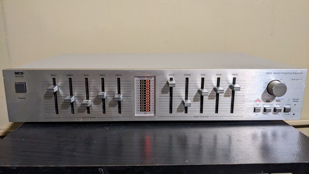 MCS 3032 Stereo Frequency Equalizer 