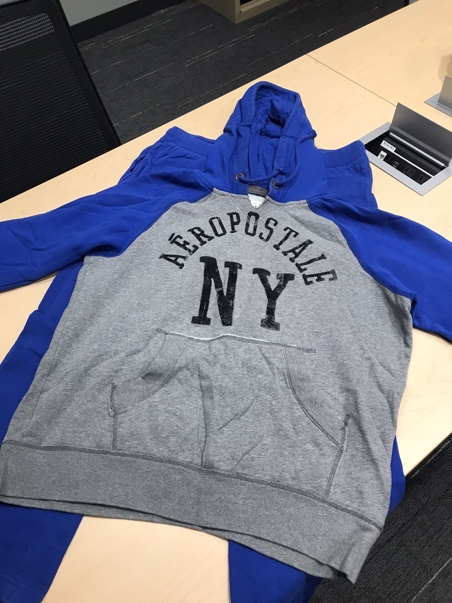 Aeropostale NY Hoodie & Sweats Men Size XL š„¶