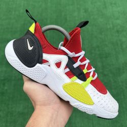 NIKE HUARACHE E.D.G.E. TXT (Size 7, Youth)