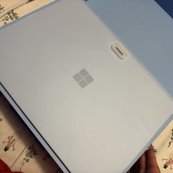 Microsoft Surface Laptop 