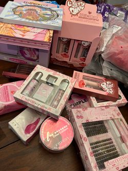 Makeup perfumes pallets