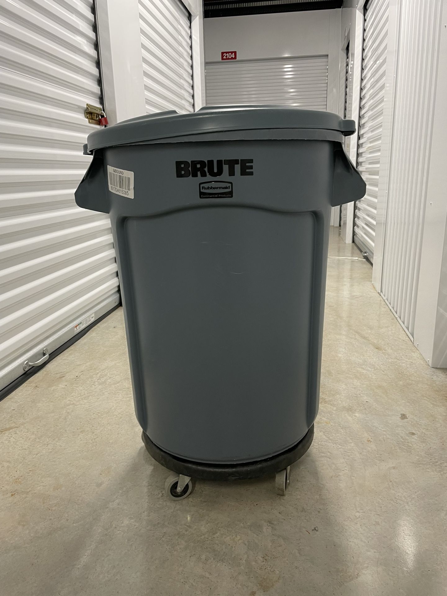 BRUTE Trash Can plus Dolly NEW