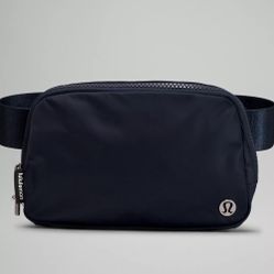 Lululemon bag