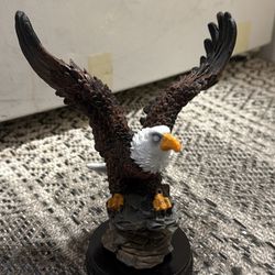Eagle Statue Figurine 