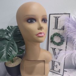 Mannequin Head