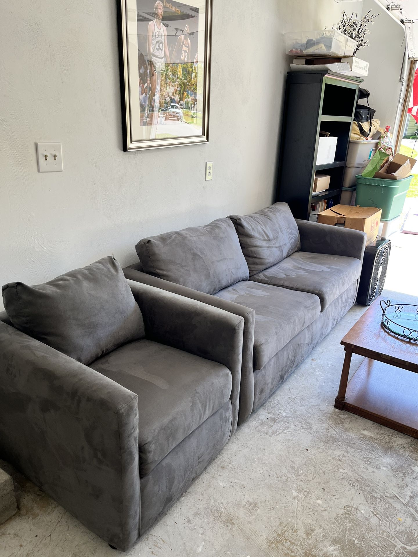 FOR SALE: Matching Sofa W/ Pull-Out Bed & Oversized Chair Set 