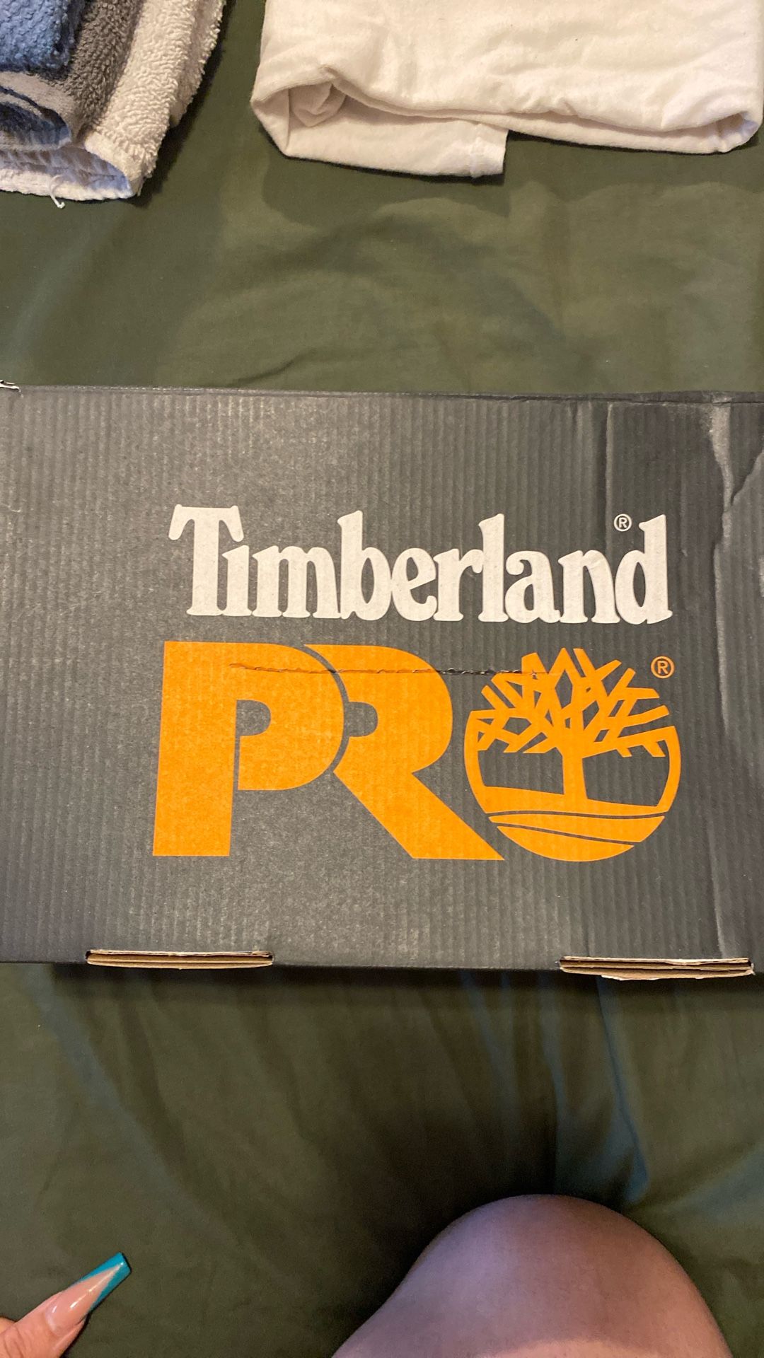 Steel toe work shoes