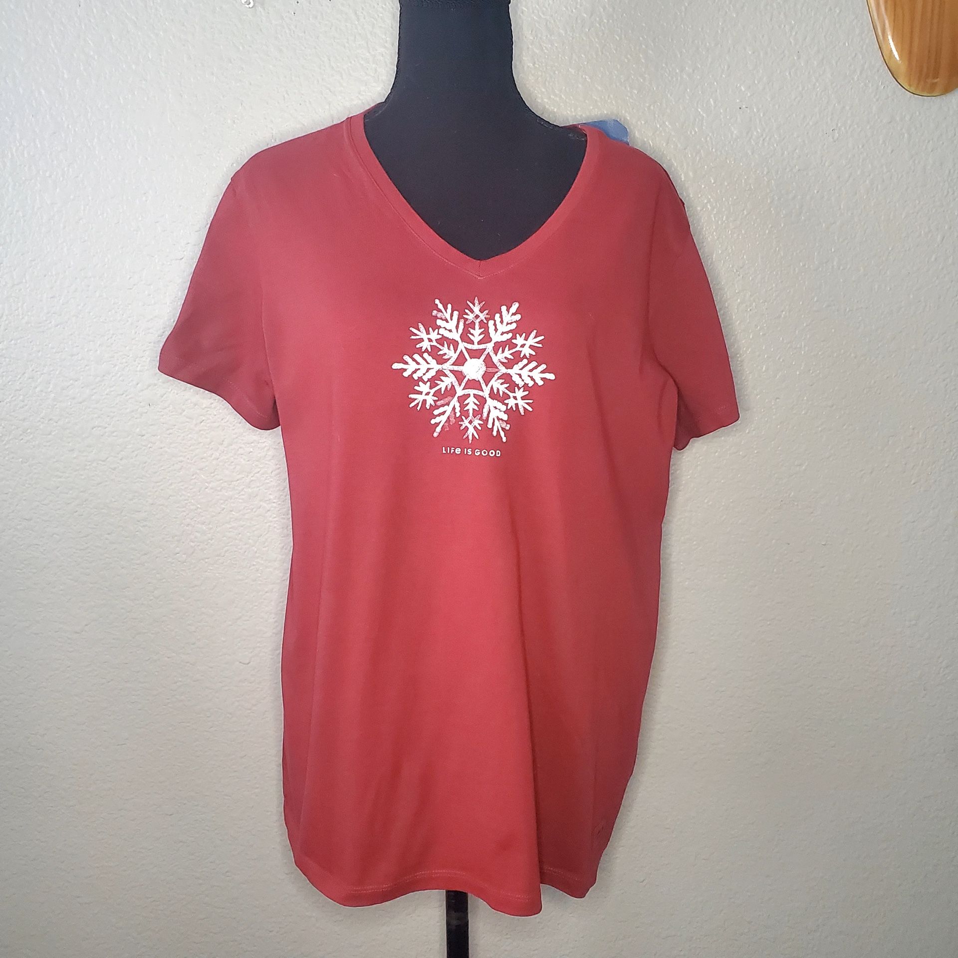 Life Is Good Classic Fit Tee Shirt Women’s XL Red Be You Tiful Snowflake Print