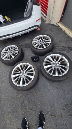 18″ x 7.5″ 2018-2024 Infiniti Q50 Used 15 Spoke Stock Alloy Rims w/tires