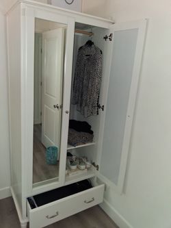 White mirrored closet