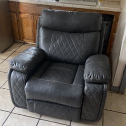 RECLINER