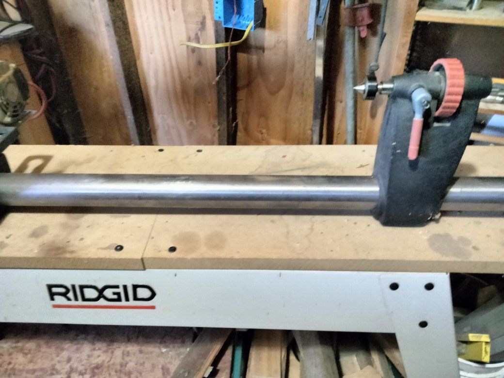 Ridgid Lathe 1/2 HP With Table, 8pc Wood Turning Tool Set, 59 OFF
