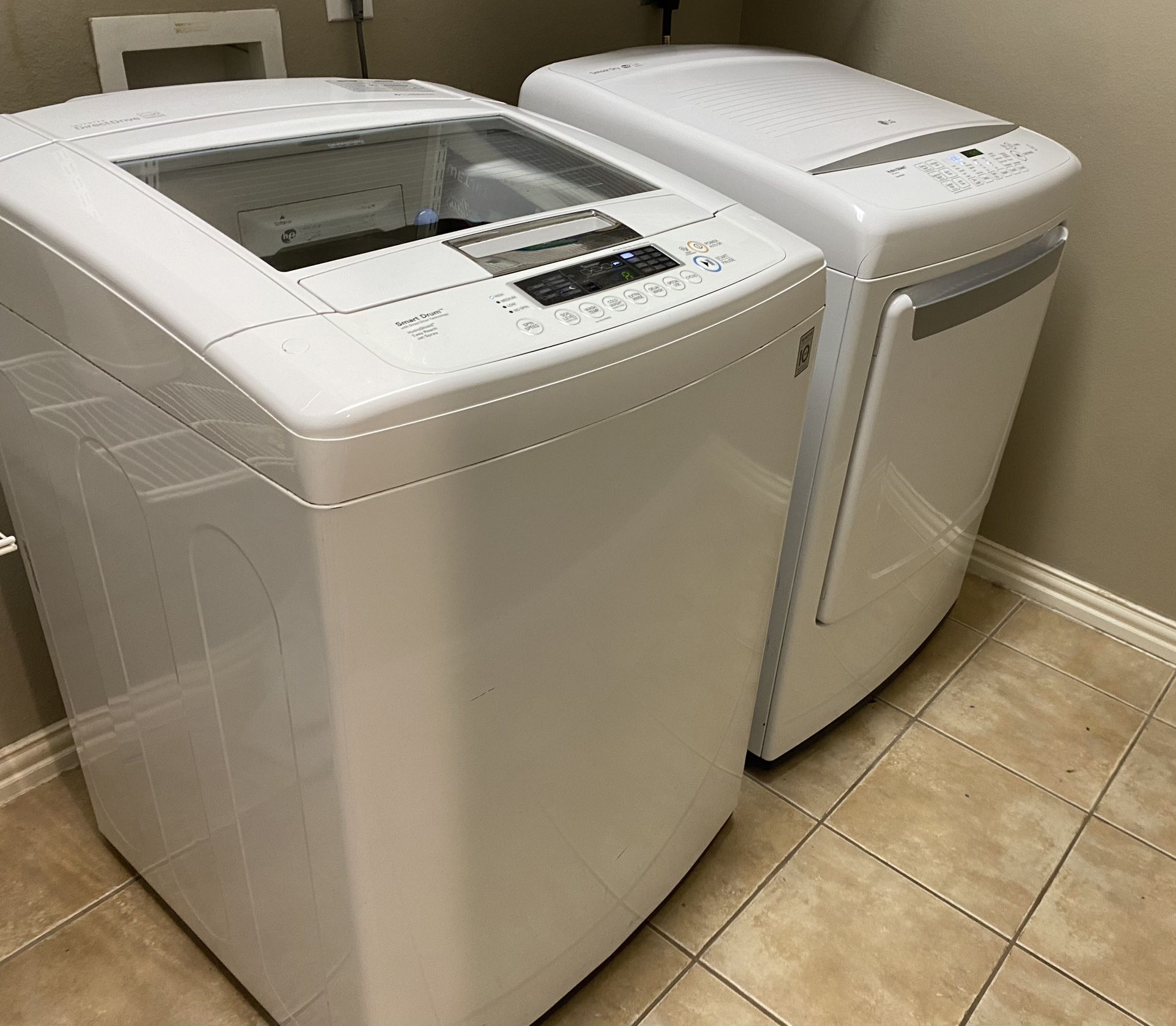 LG ULTRA CAPACITY Washer & Dryer Set w “Smart Diagnosis” in EXCELLENT CONDITION!!!