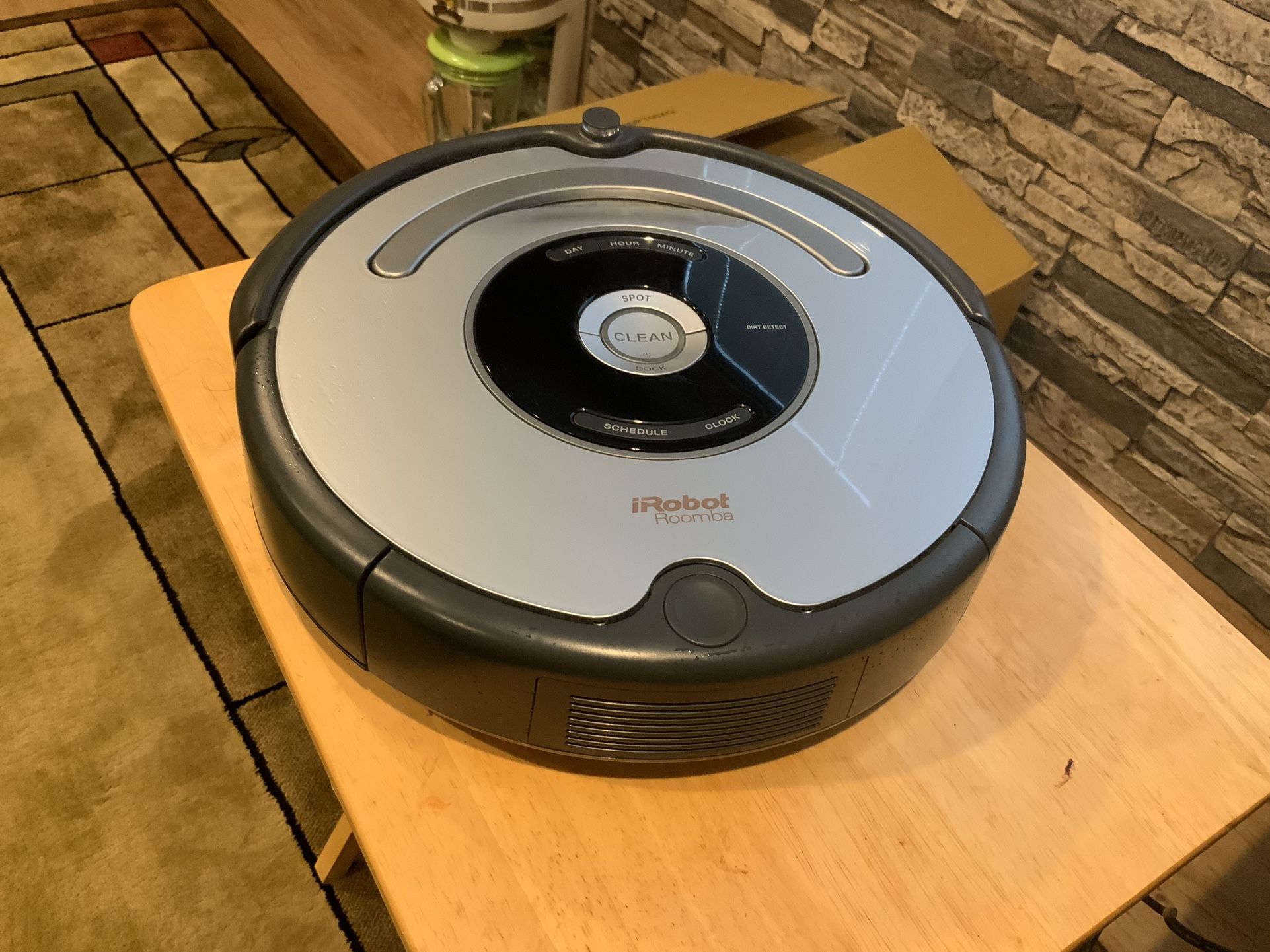 IRobot Roomba 677 Multi surface Robot Vacuum ( Wi-Fi And Alexa Connectivity)