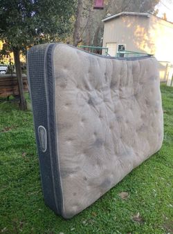 Queen size beauty rest pillow top