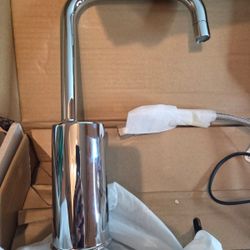KOHLER Goose Neck Touchless Faucet