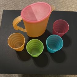 Tupperware Child’s Pitcher And Four Cups Toy