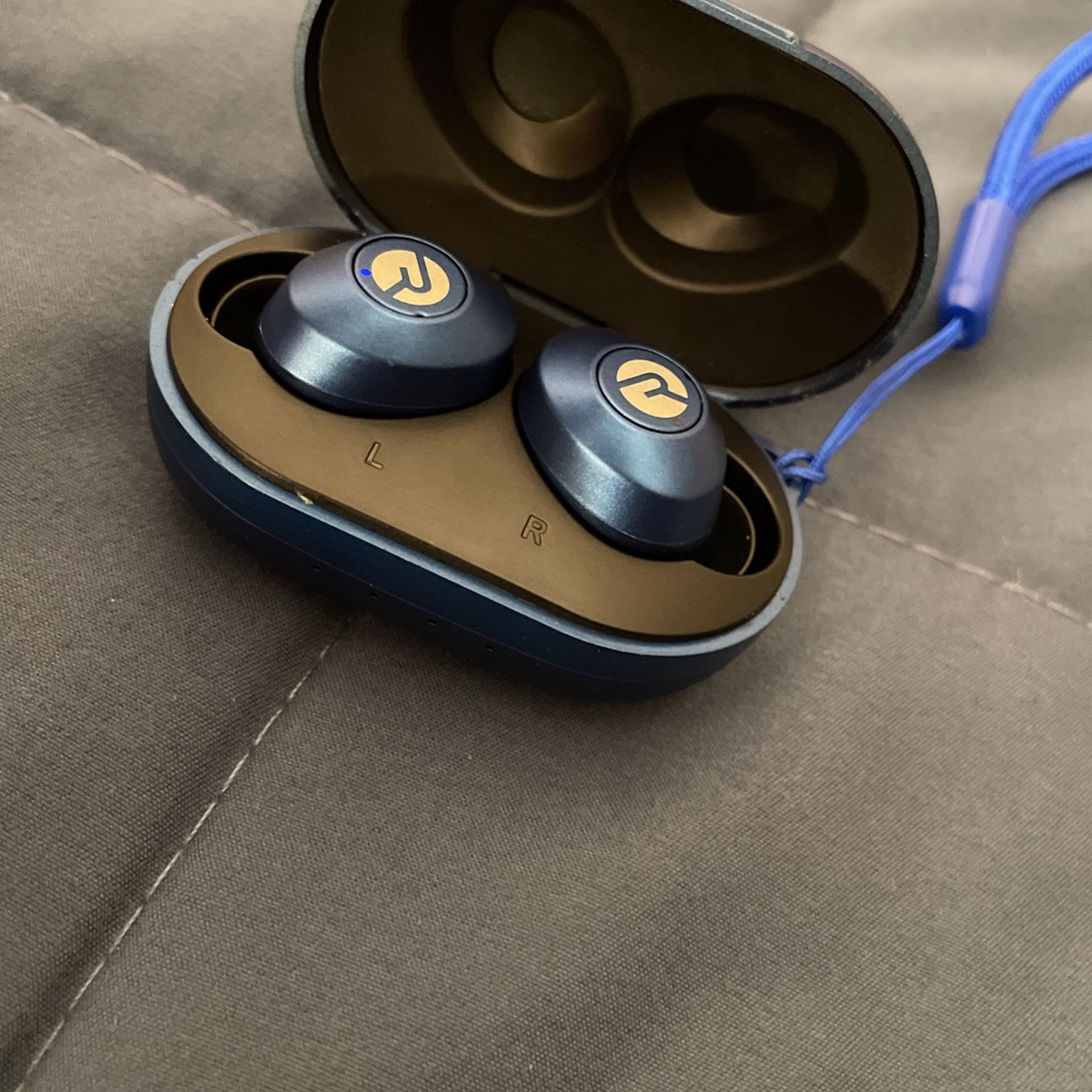  Raycon Earbuds