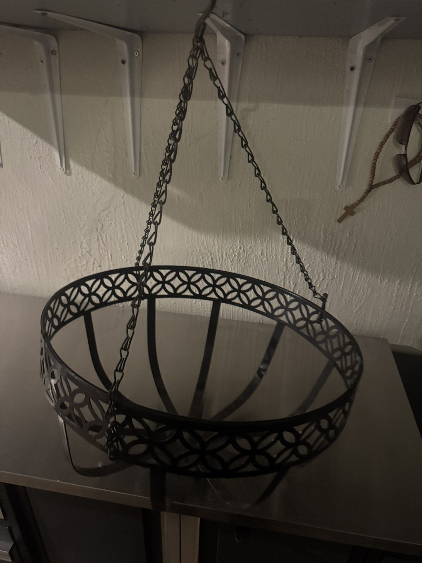 HANGING BASKET PLANTER (15” in diameter)