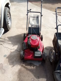 Craftsman 21 inch gas mower self propelled  starts first pull