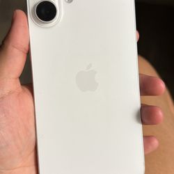 iPhone 16 Plus.