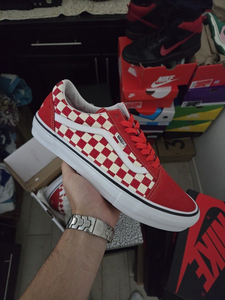 supreme × Swarovski vans