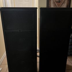 For Sale 2 Peavey SP4 Tower Speakers 