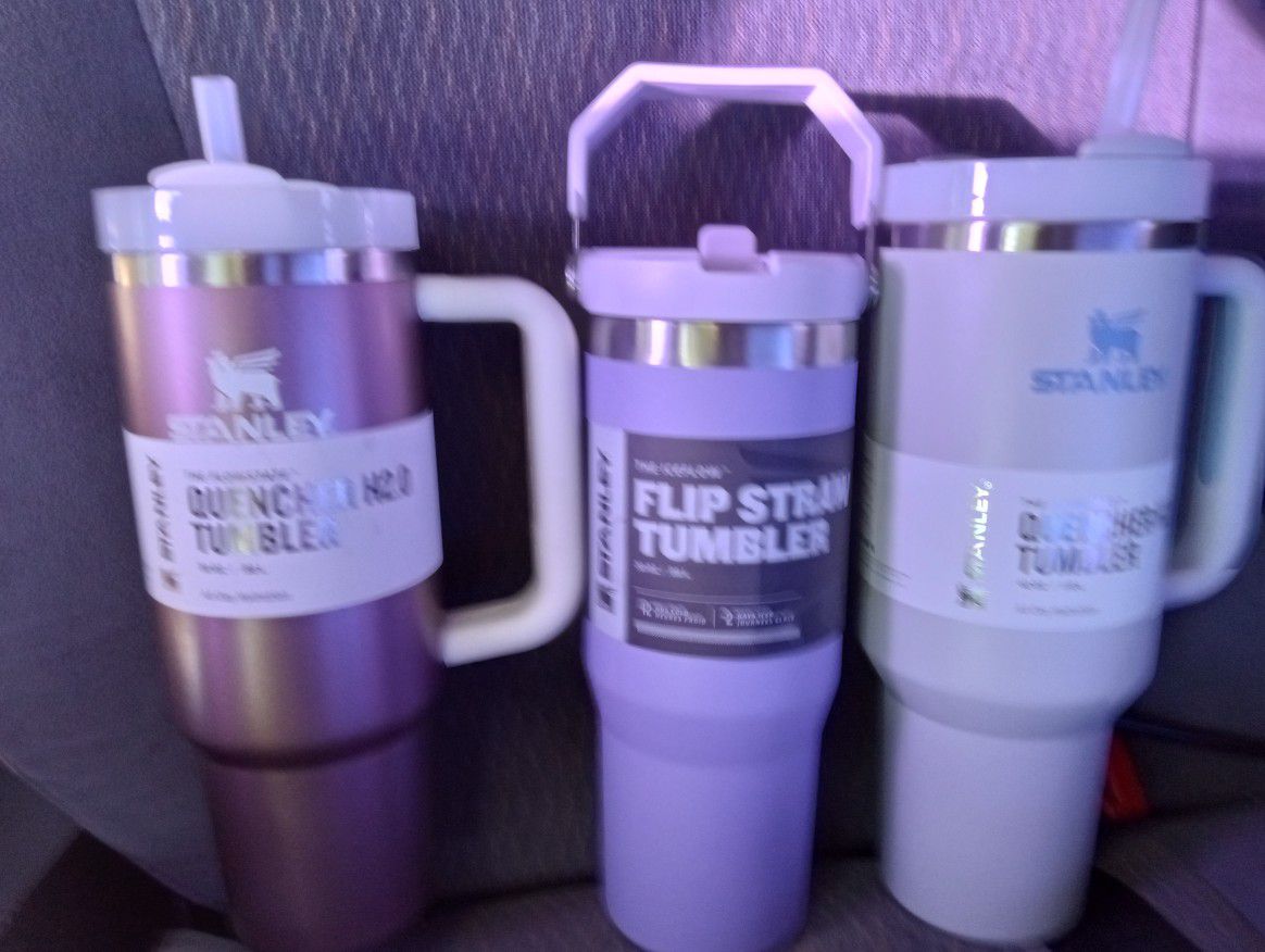 Stanley 40oz Quenchers - One Unit - Pick Color for Sale in Sandy, UT -  OfferUp