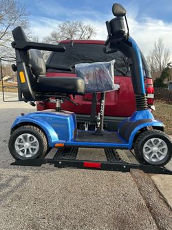 2022 Golden Companion scooter and a Bruno handicap lift *selling together only*