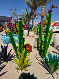 🐦colorful birdbaths, and unique metal art imports🌵PLANTERS