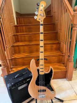 Squier Classic Vibe Jazz Bass w/ Fender Rumble 15 Bass Amp