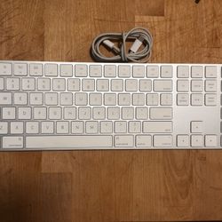Apple Keyboard