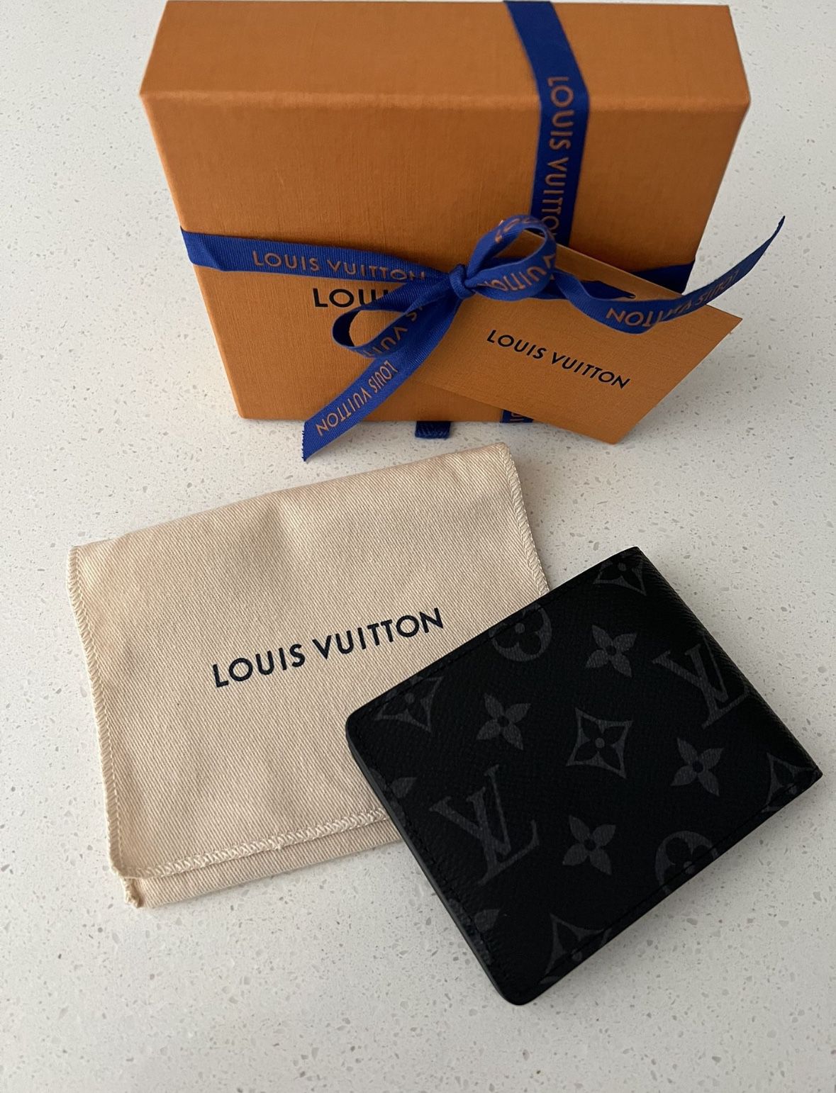 Louis Vuitton Slender Mens Wallet Monogram Eclipse Canvas M62294 :  : Clothing, Shoes & Accessories