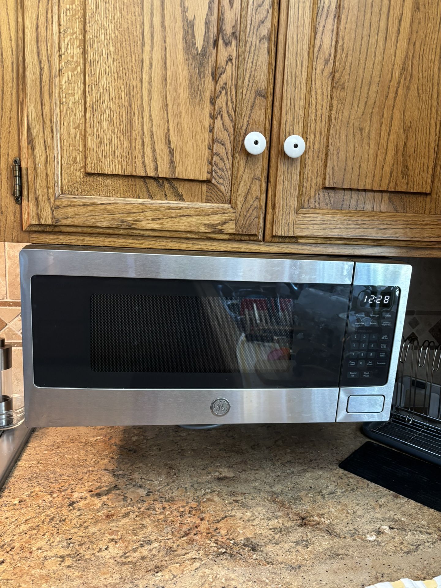 GE 800 W Microwave