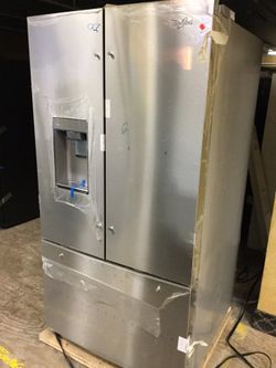 NEE WHIRLPOOL 36” width French door refrigerator and 32 cu ft capacity