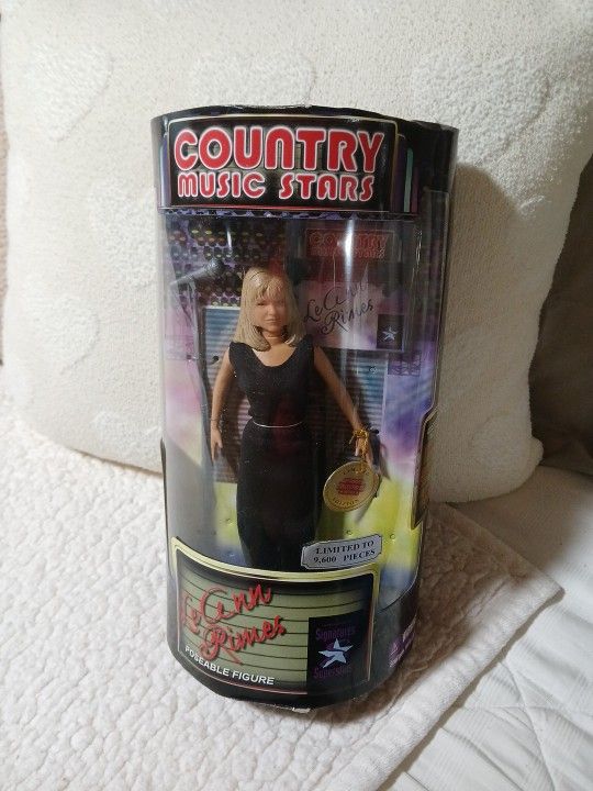 Country Music / Le Ann Rimes DOLL 1998' COLLECTABLE. Firm On $$ Sealed, NEW!! Now !! $30