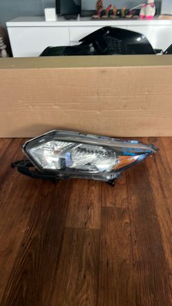 2016-2018 Honda HR-V Halogen left Driver  Side Headlight Assembly OEM