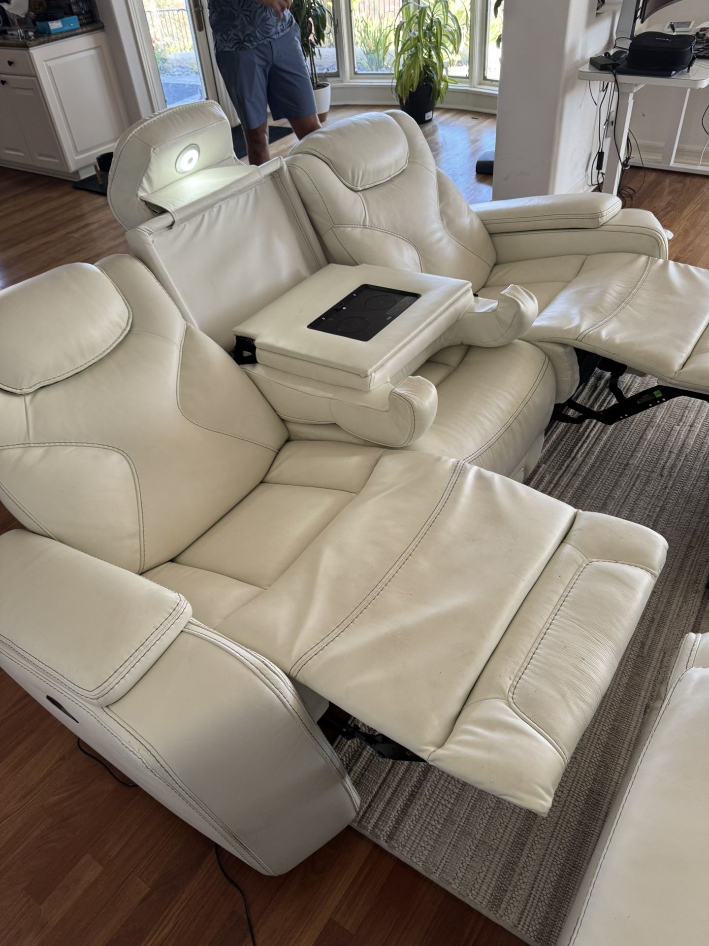 91 X 36 Reclining Couch White With Console